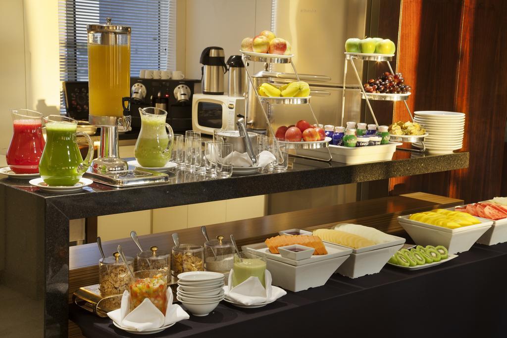Windsor Plaza Brasilia Hotel Exterior photo A breakfast buffet