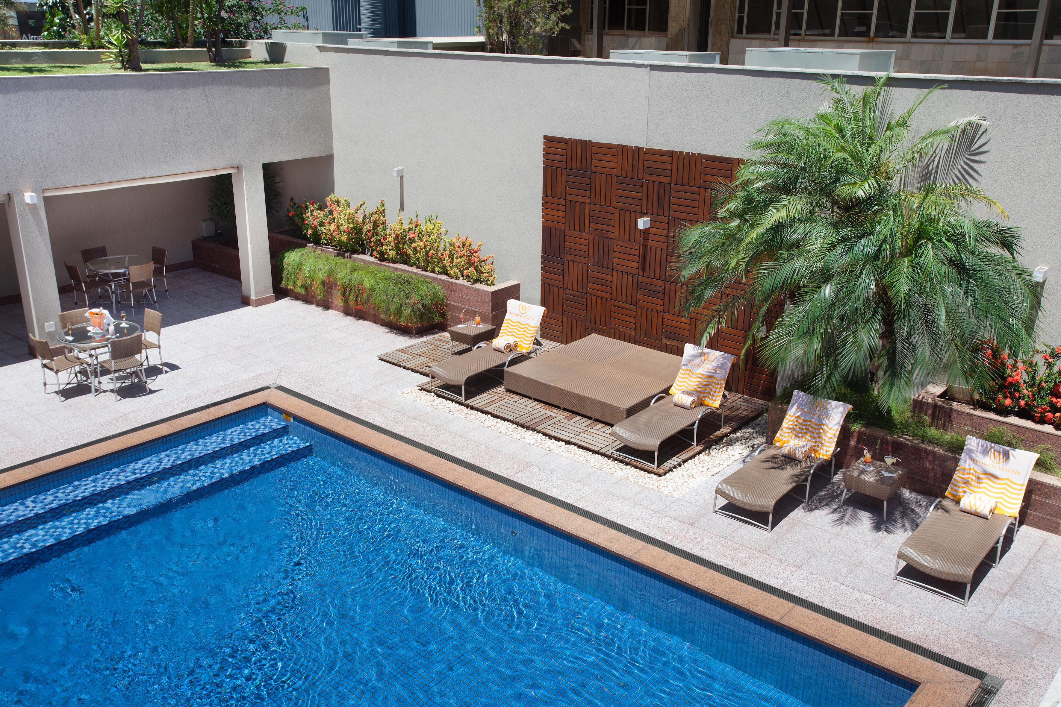 Windsor Plaza Brasilia Hotel Exterior photo The pool at the hotel
